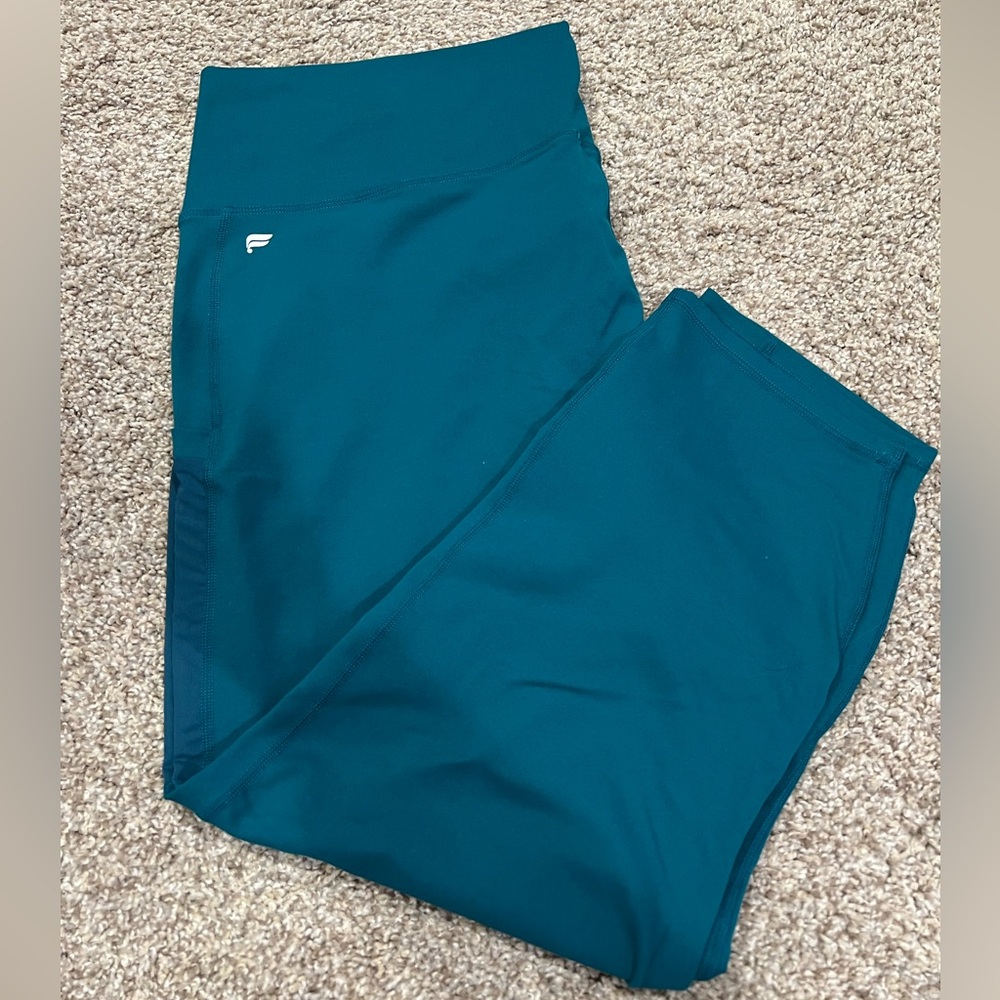 Fabletics Crop leggings with pockets